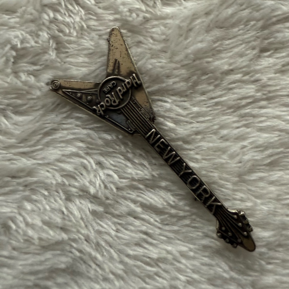 Vintage Flying V Hard Rock Cafe Sterling New York Guitar Pin